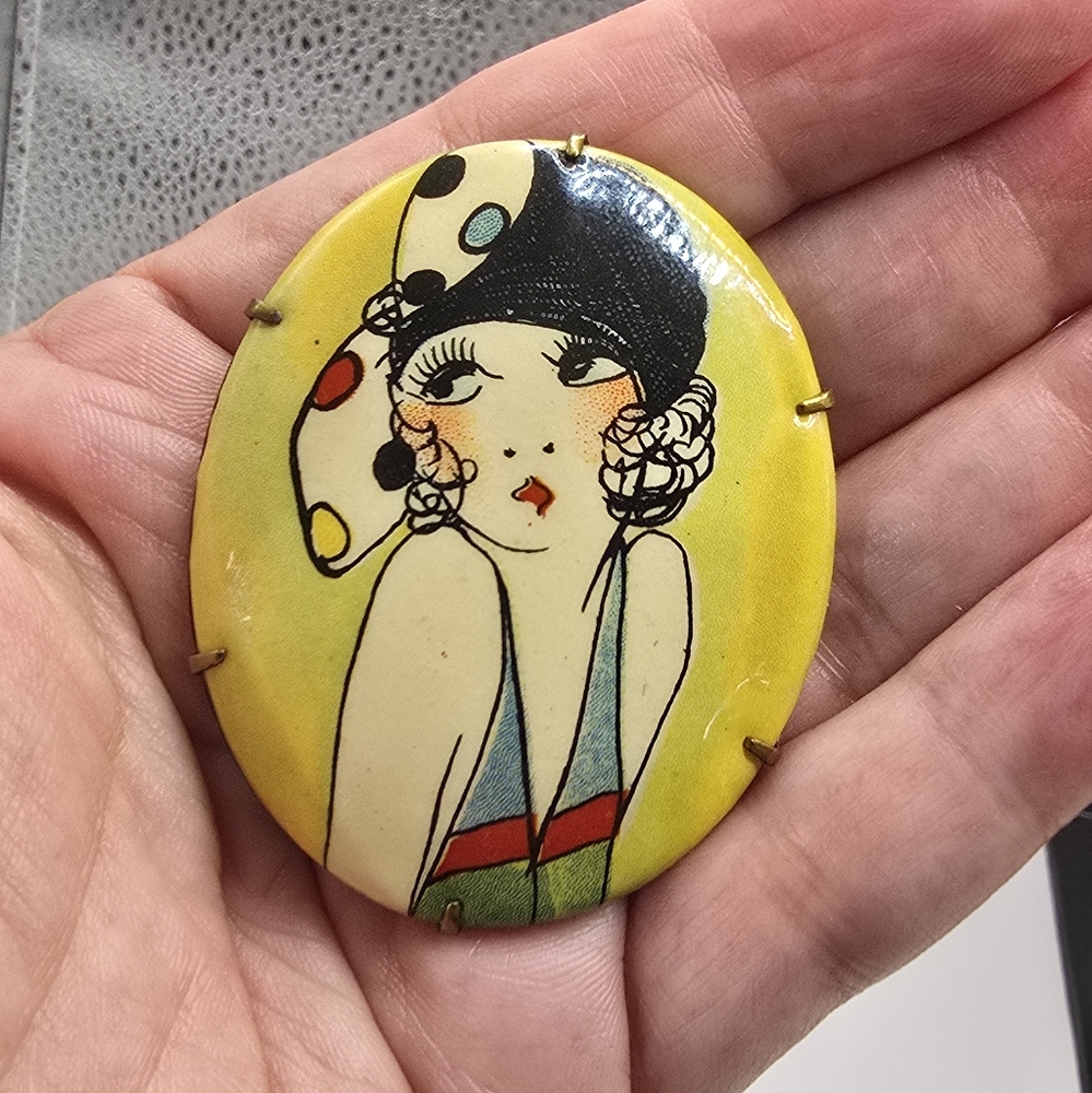 Vintage Art Deco 1920s Flapper Girl Figural Celluloid Brooch Pin - Picture 9 of 10